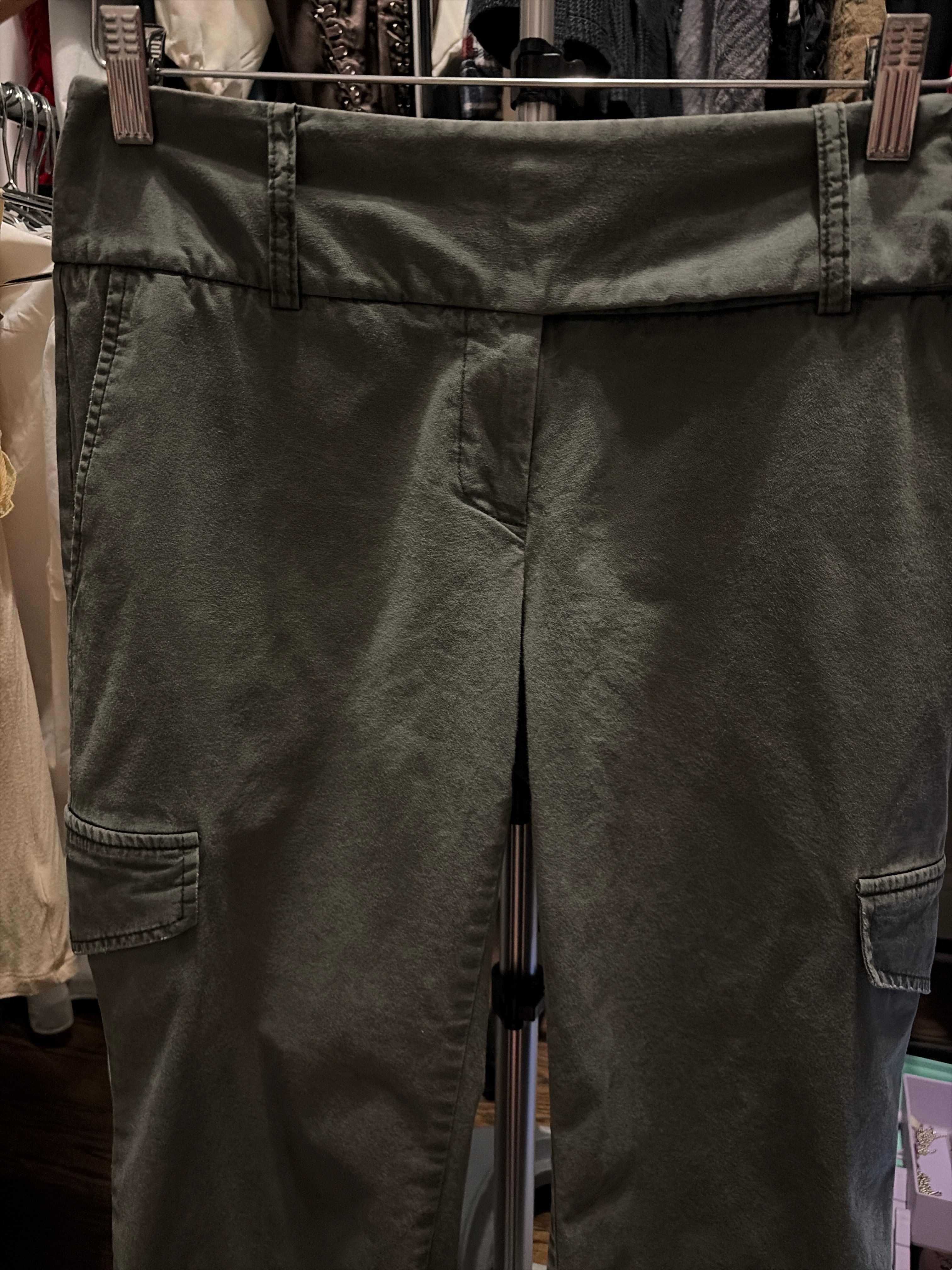 Pants - Capris - Moda