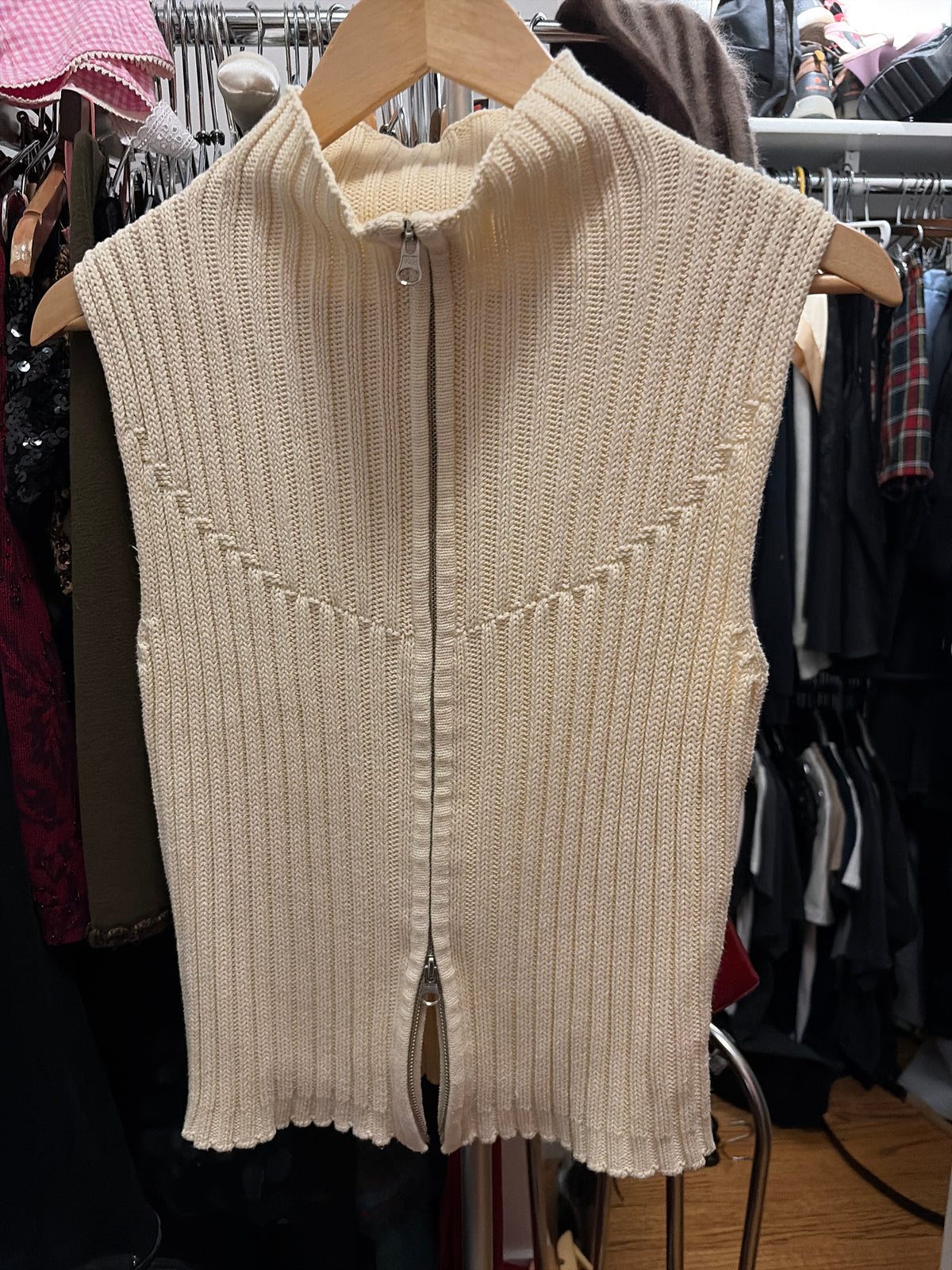 Tops - Sleeveless - Moda INTL