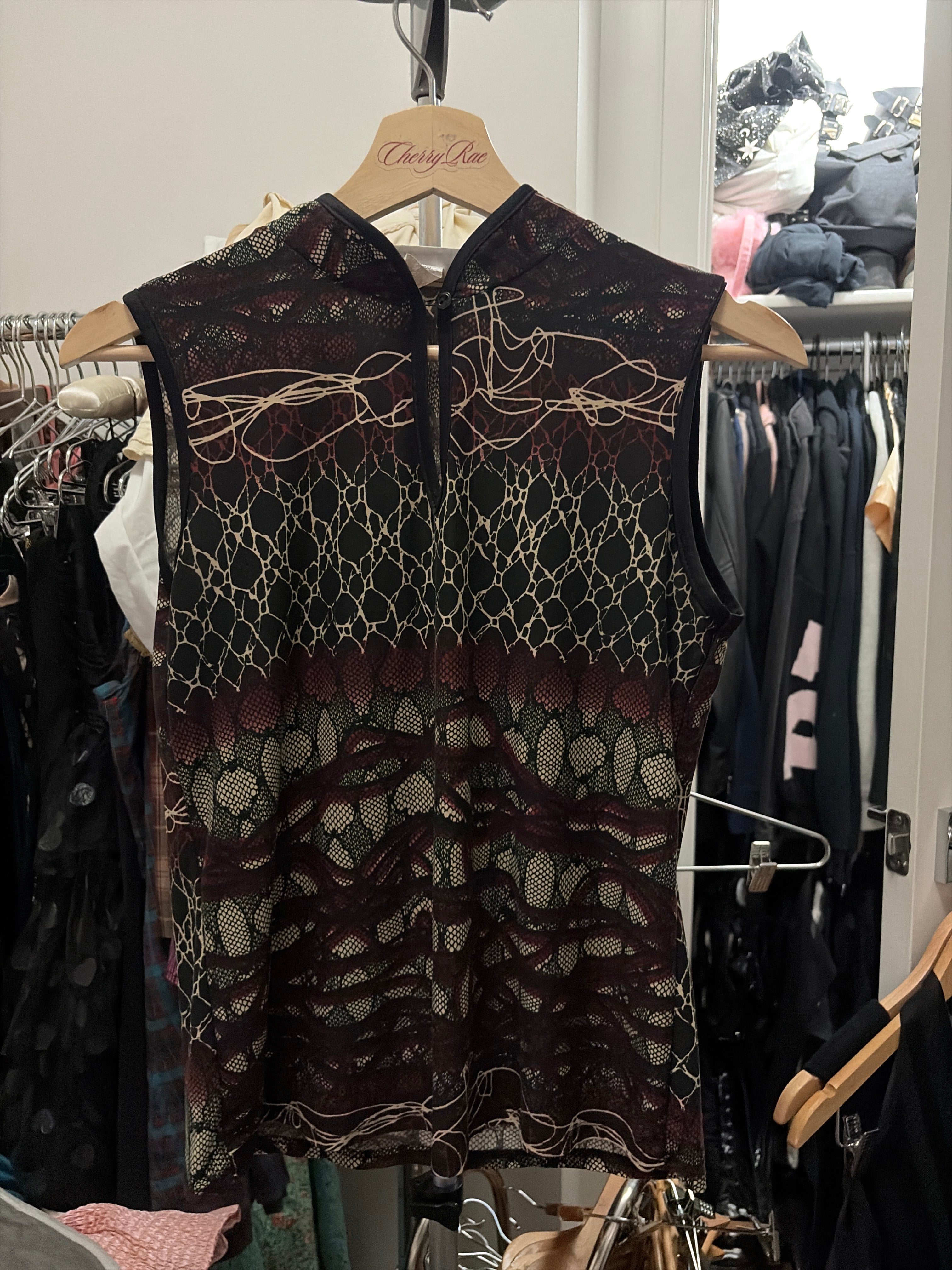 Tops - Sleeveless - Nicola