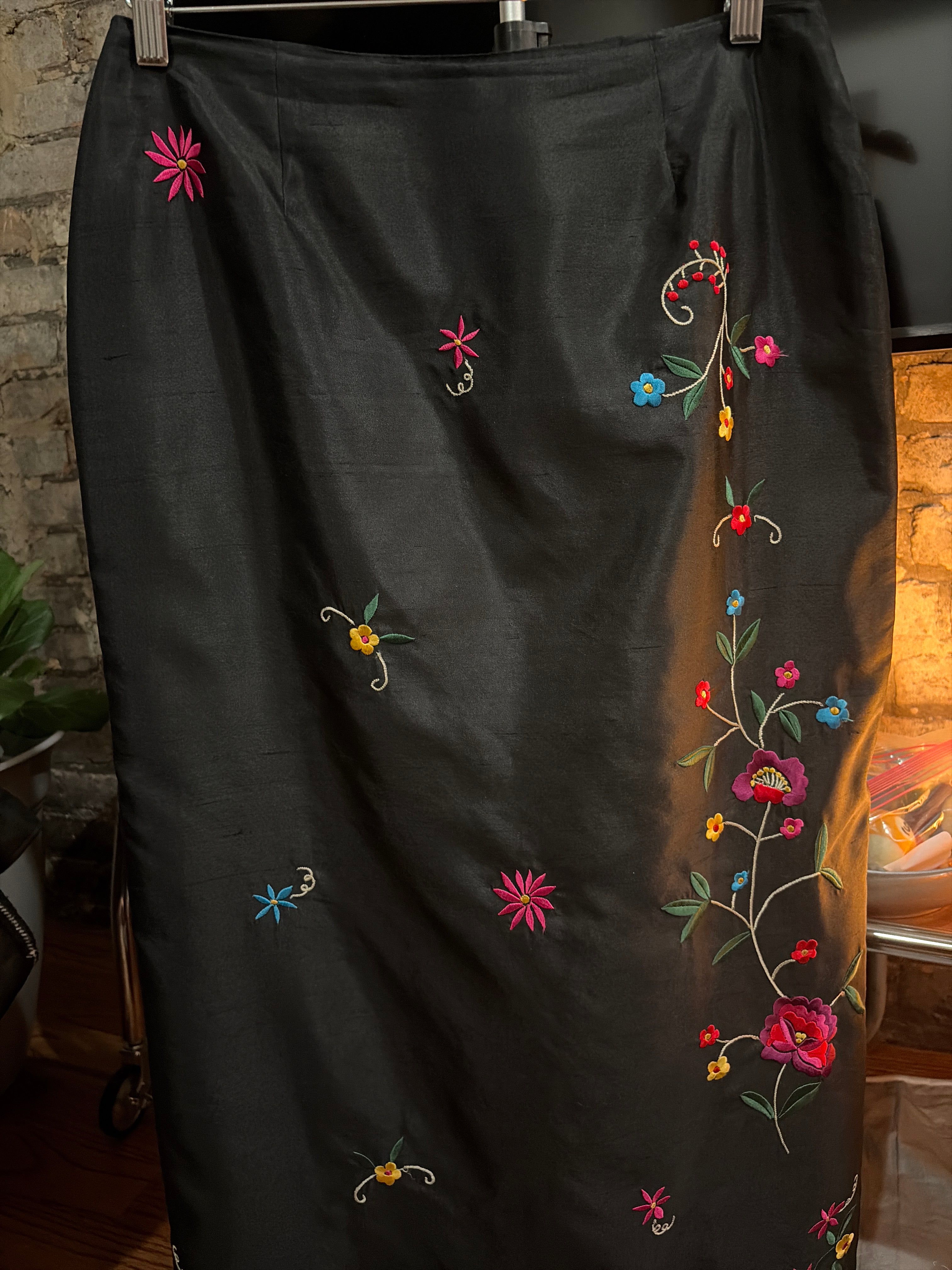 Skirts - Midi - Silkland