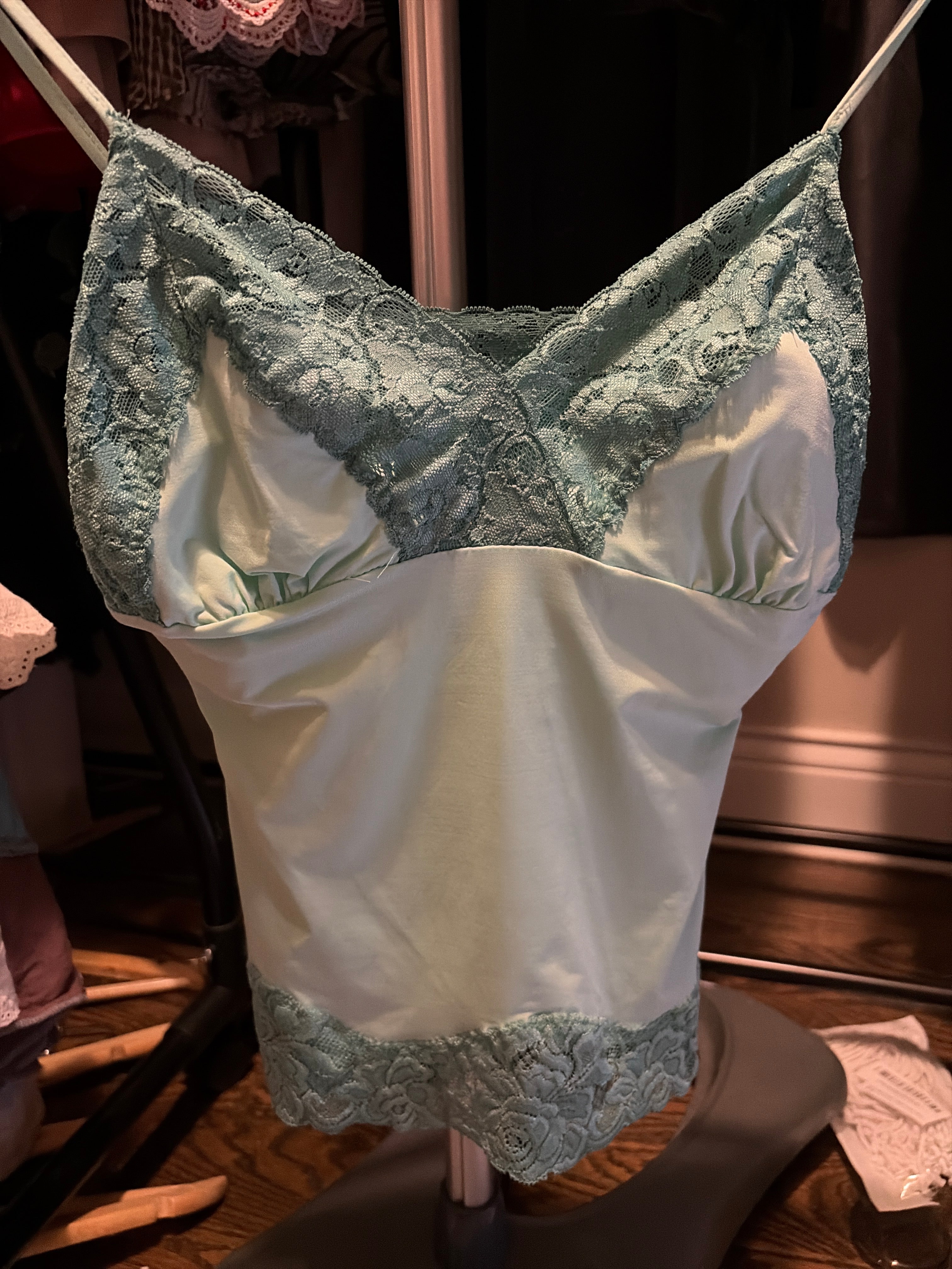 Tops - Sleeveless - Moda