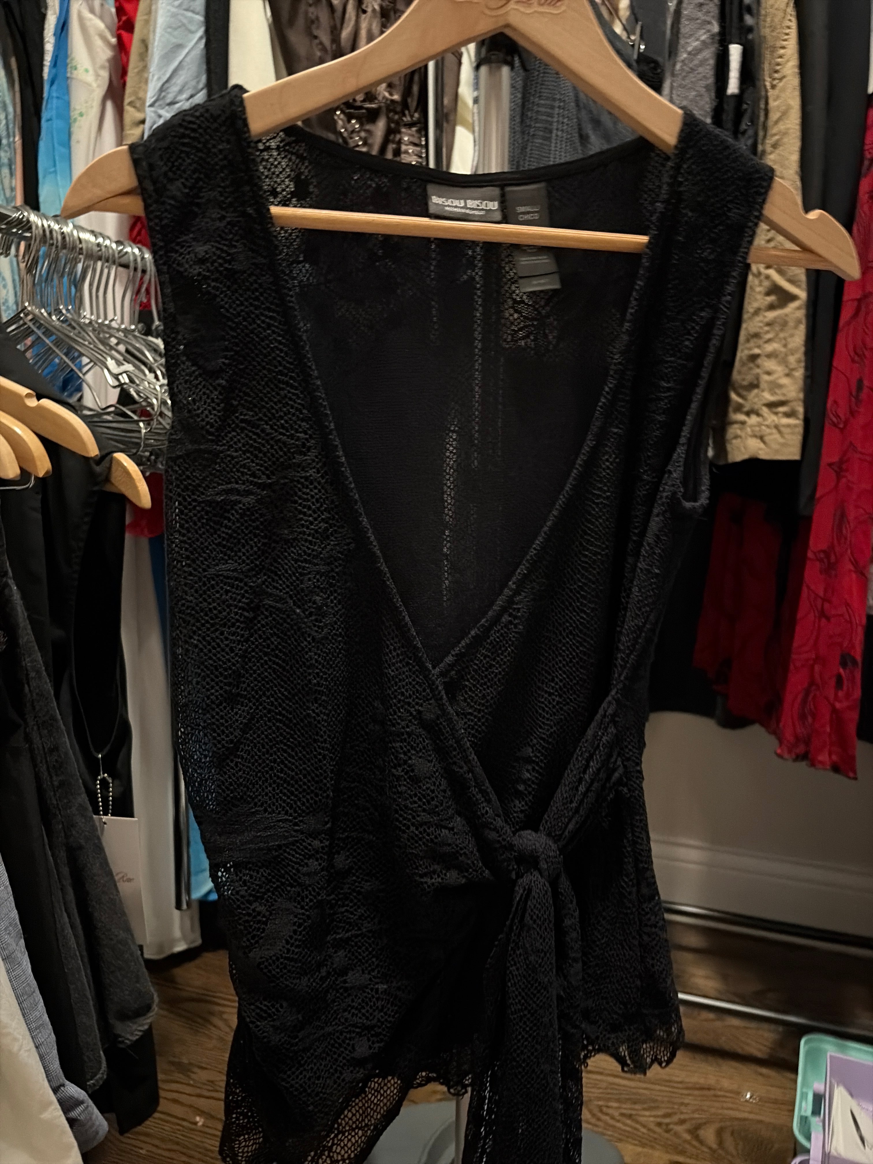 Tops - Sleeveless - Bisou