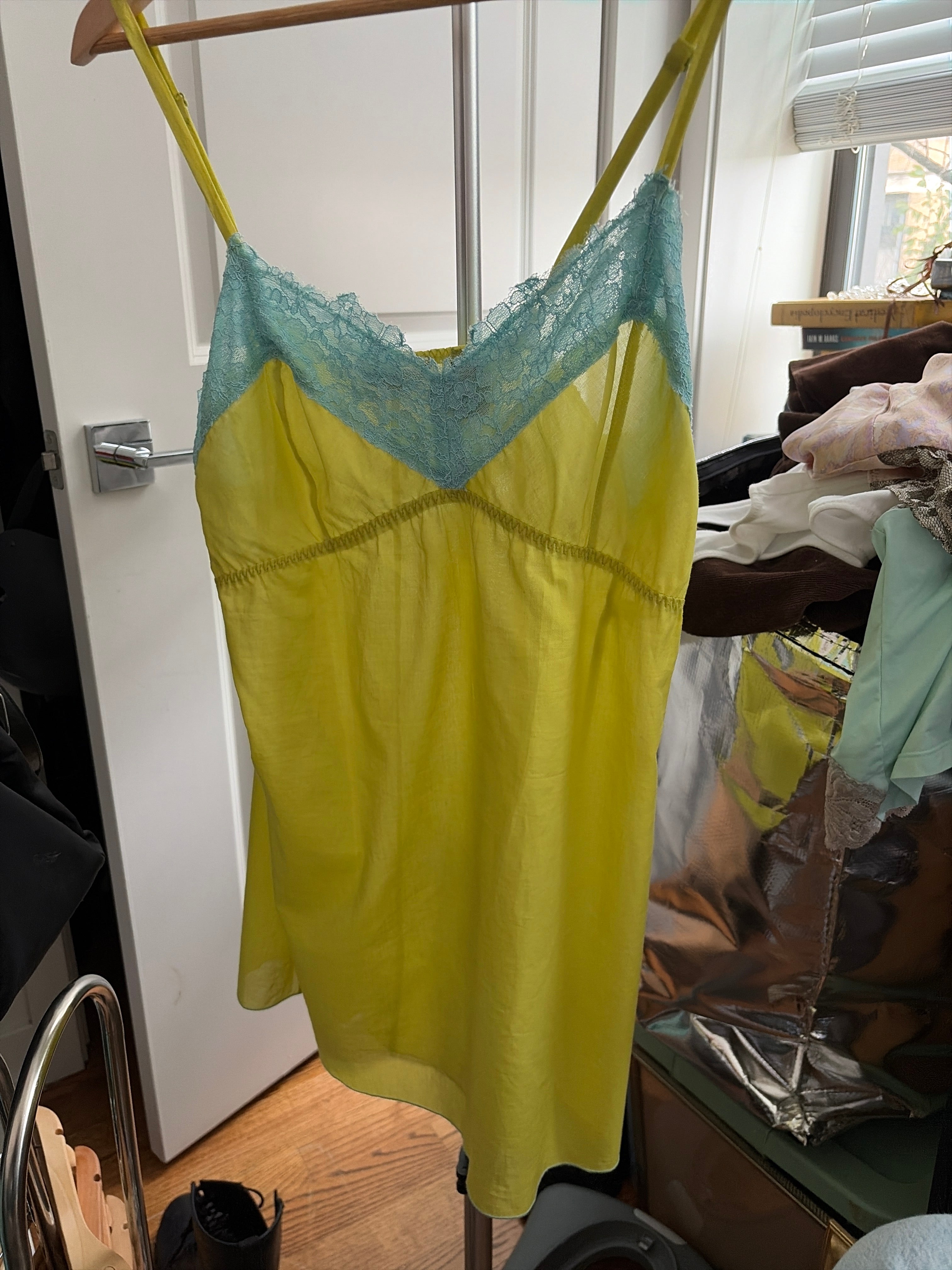 Tops - Sleeveless - Moda INTL
