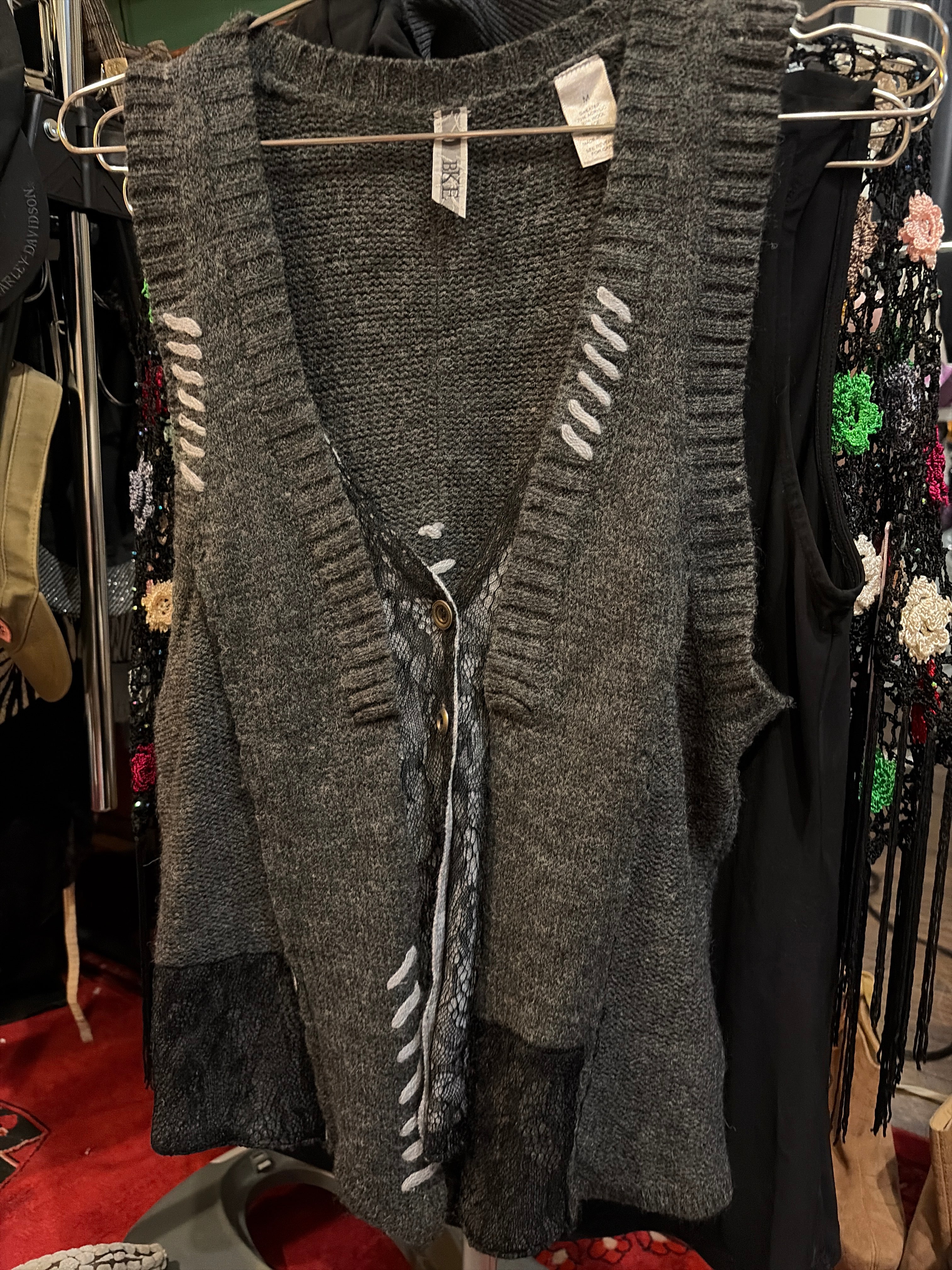 Tops - Sleeveless - BKE