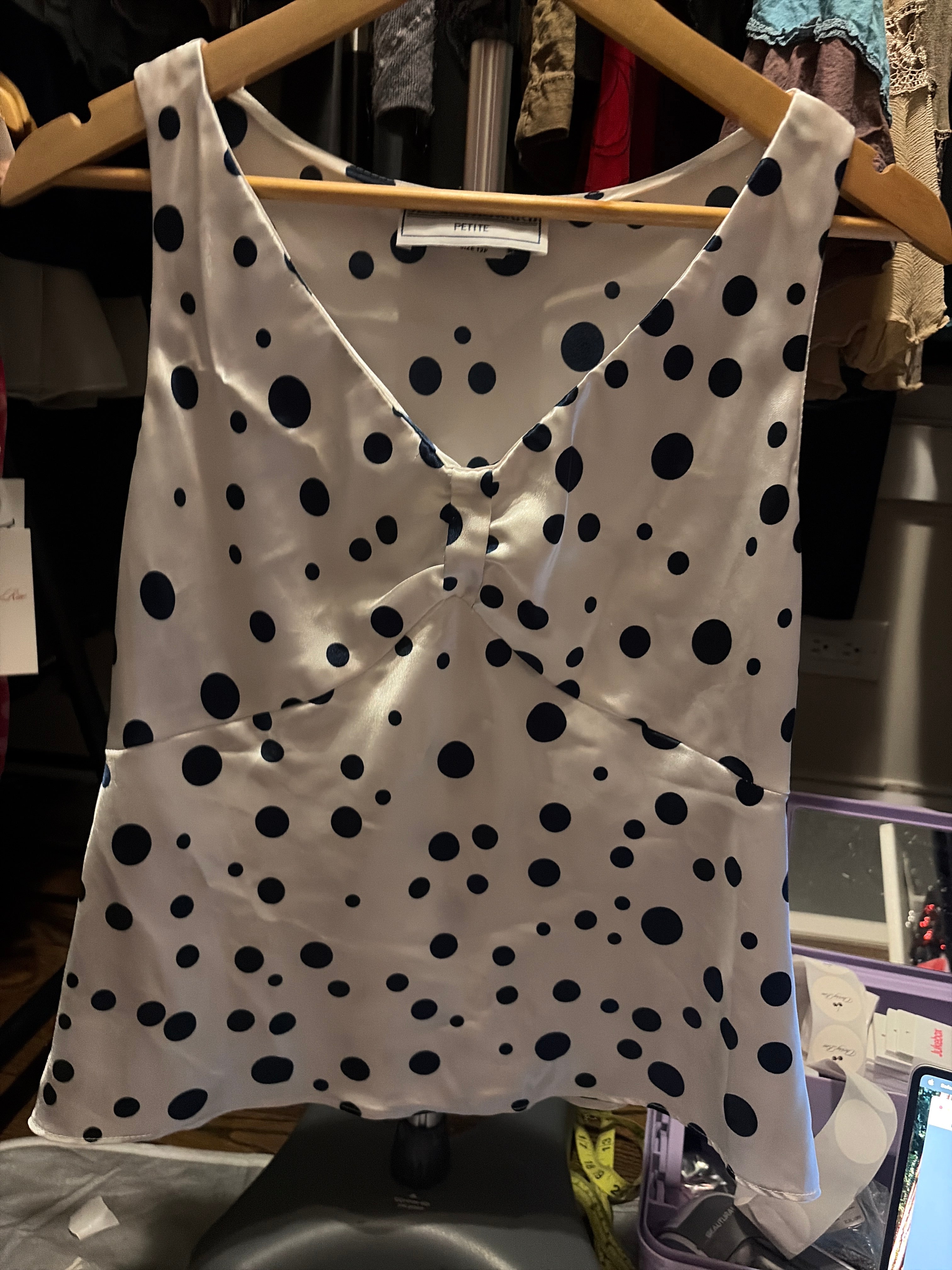 Tops - Sleeveless - Jessica Howard