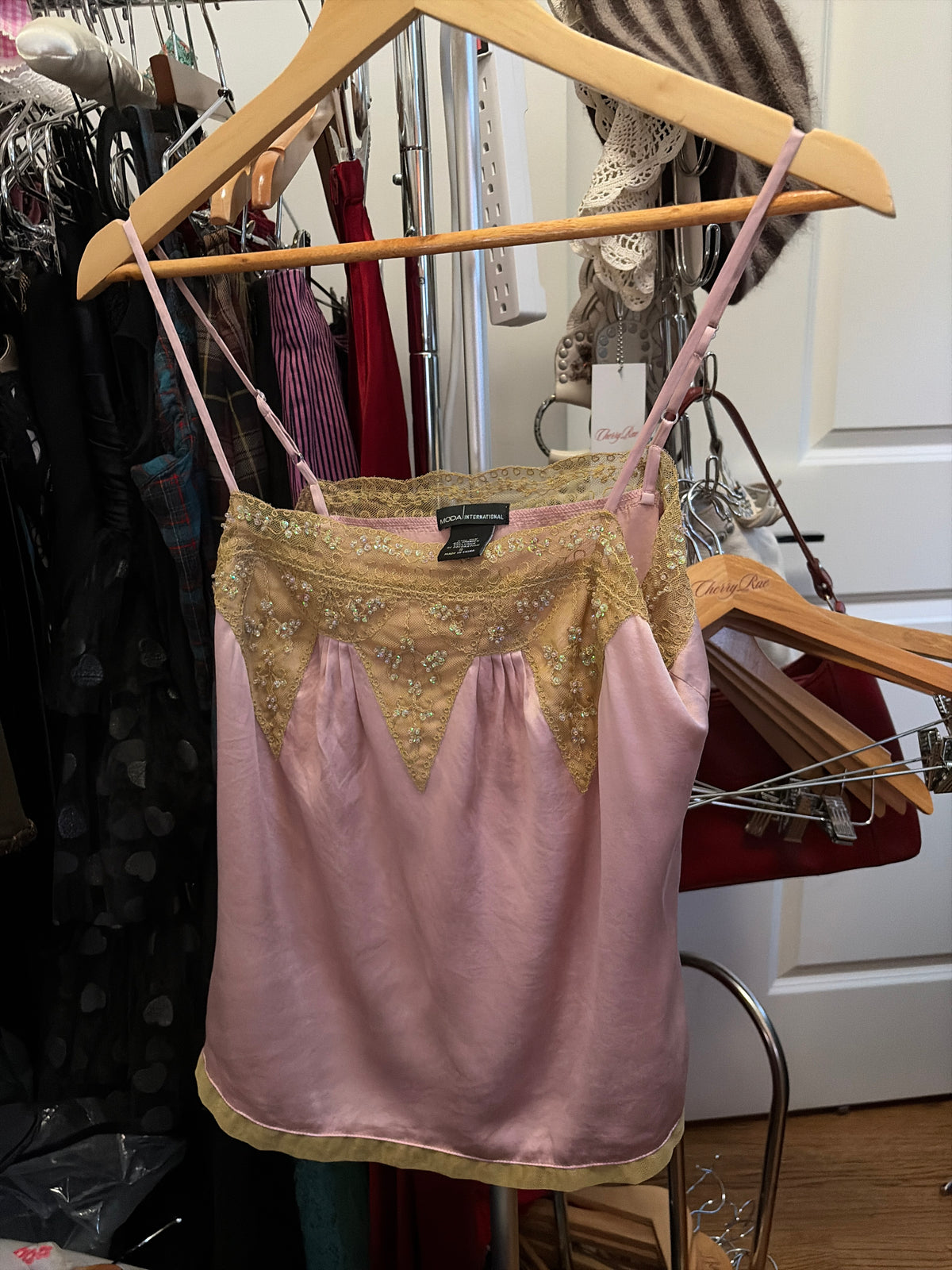 Tops - Sleeveless - Moda INTL