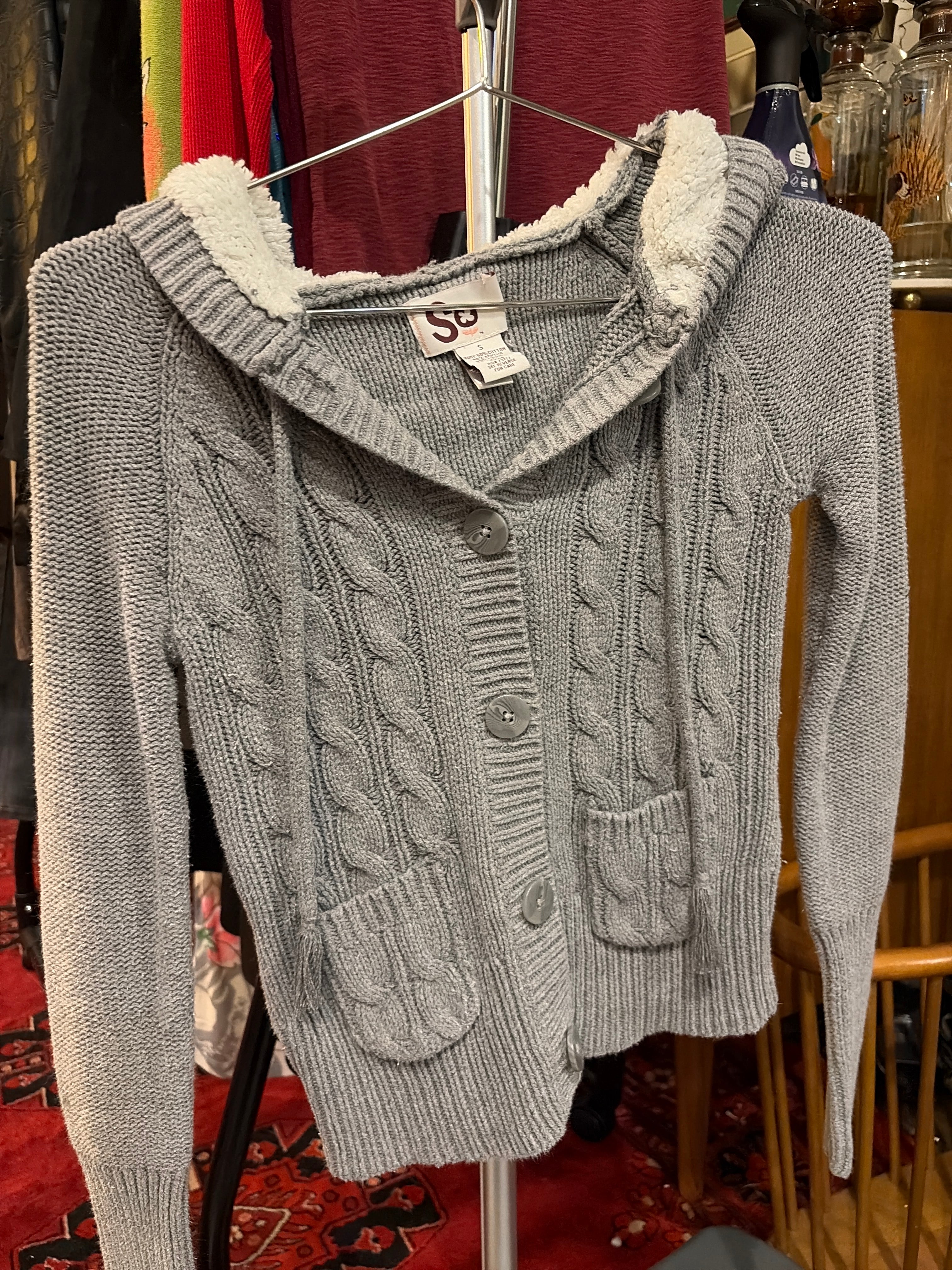 Sweater - Cardigan- (So)