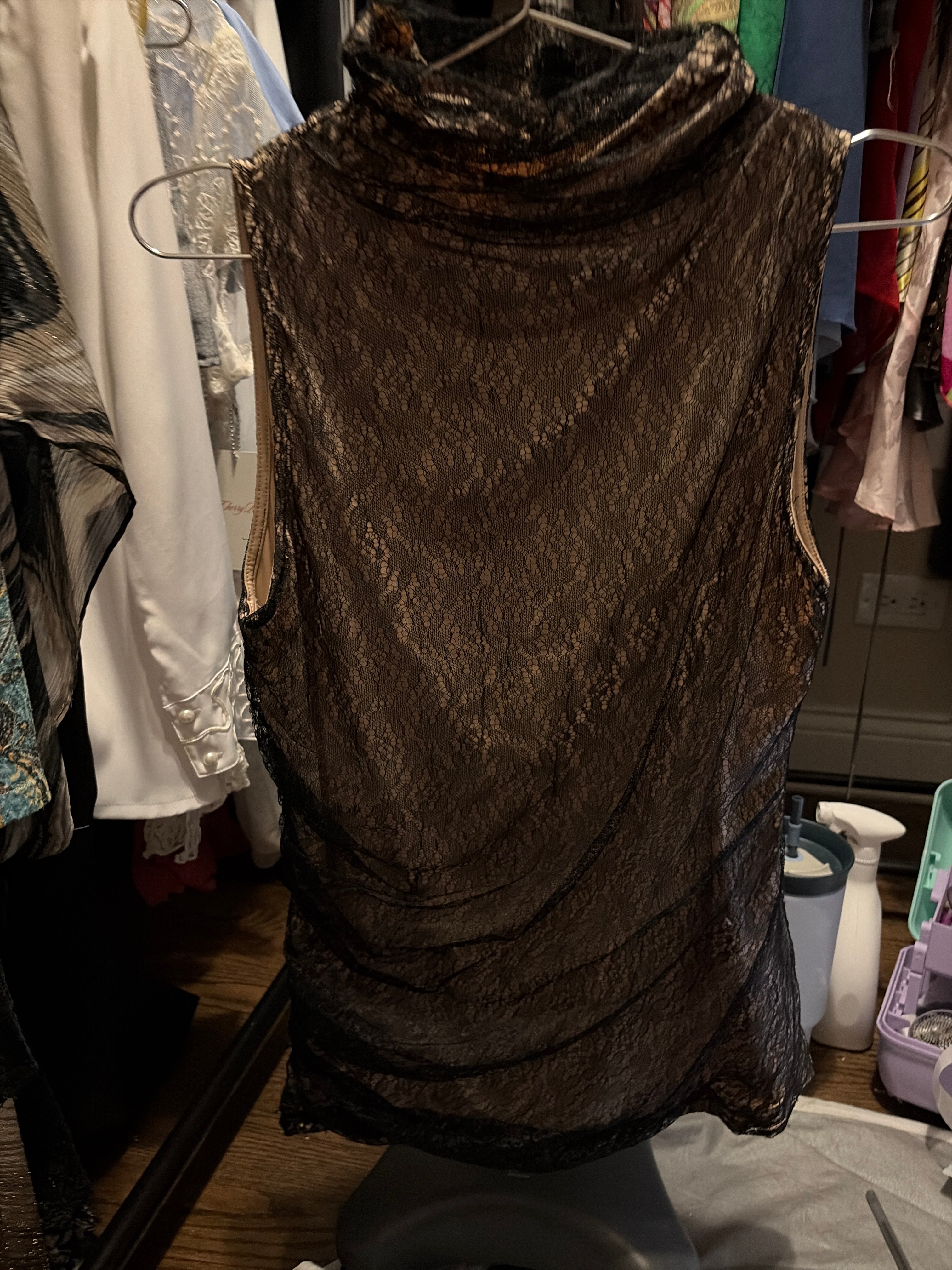 Tops - Sleeveless - Elliot