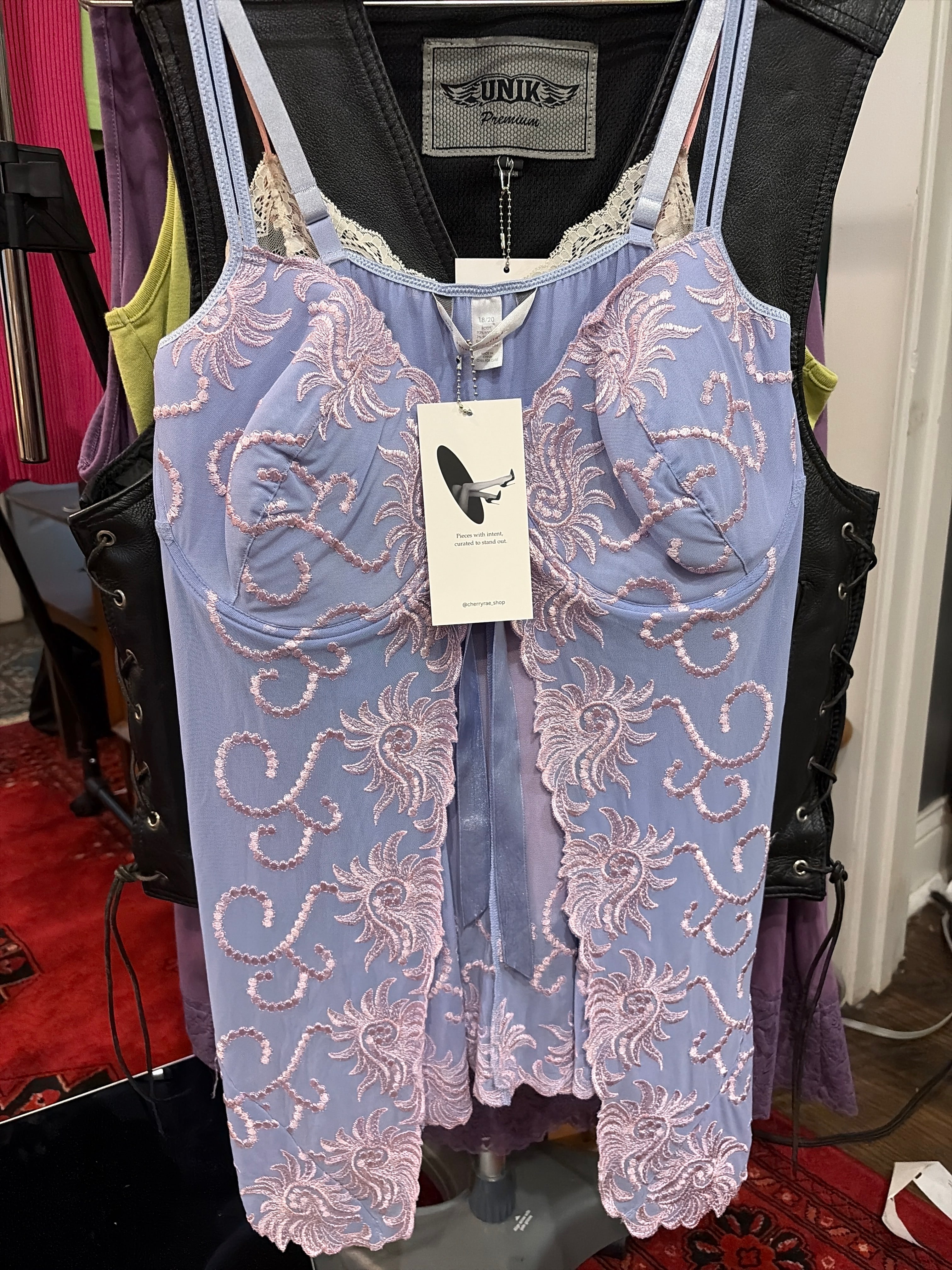 Tops - Camis (Cacique)
