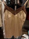 Tops - Sleeveless - Moda