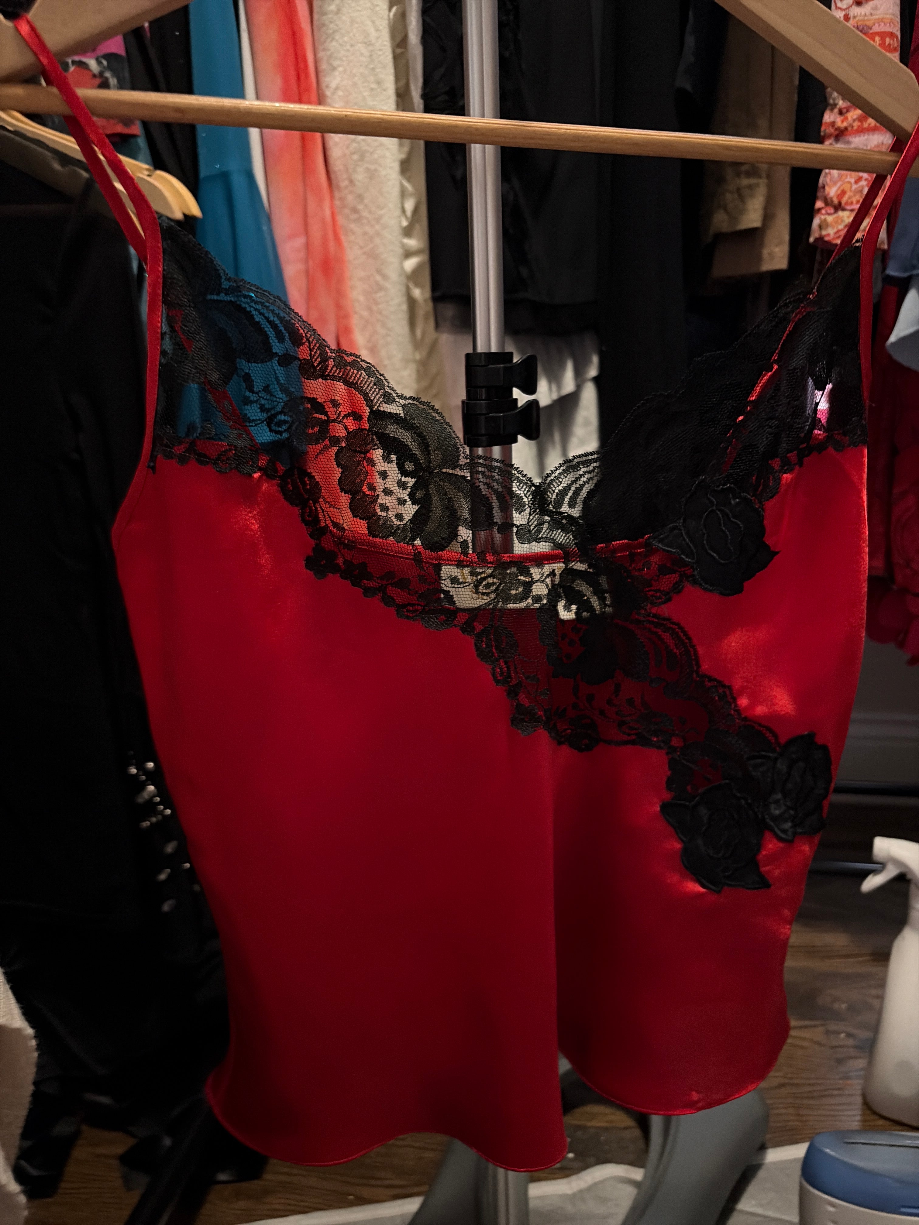 Tops - Sleeveless - VS