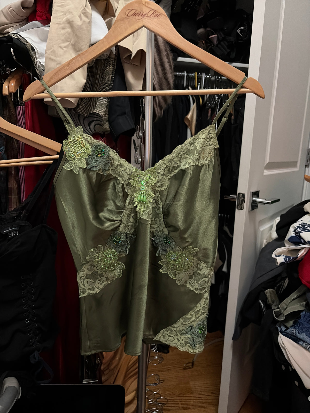 Tops - Sleeveless - Bisou