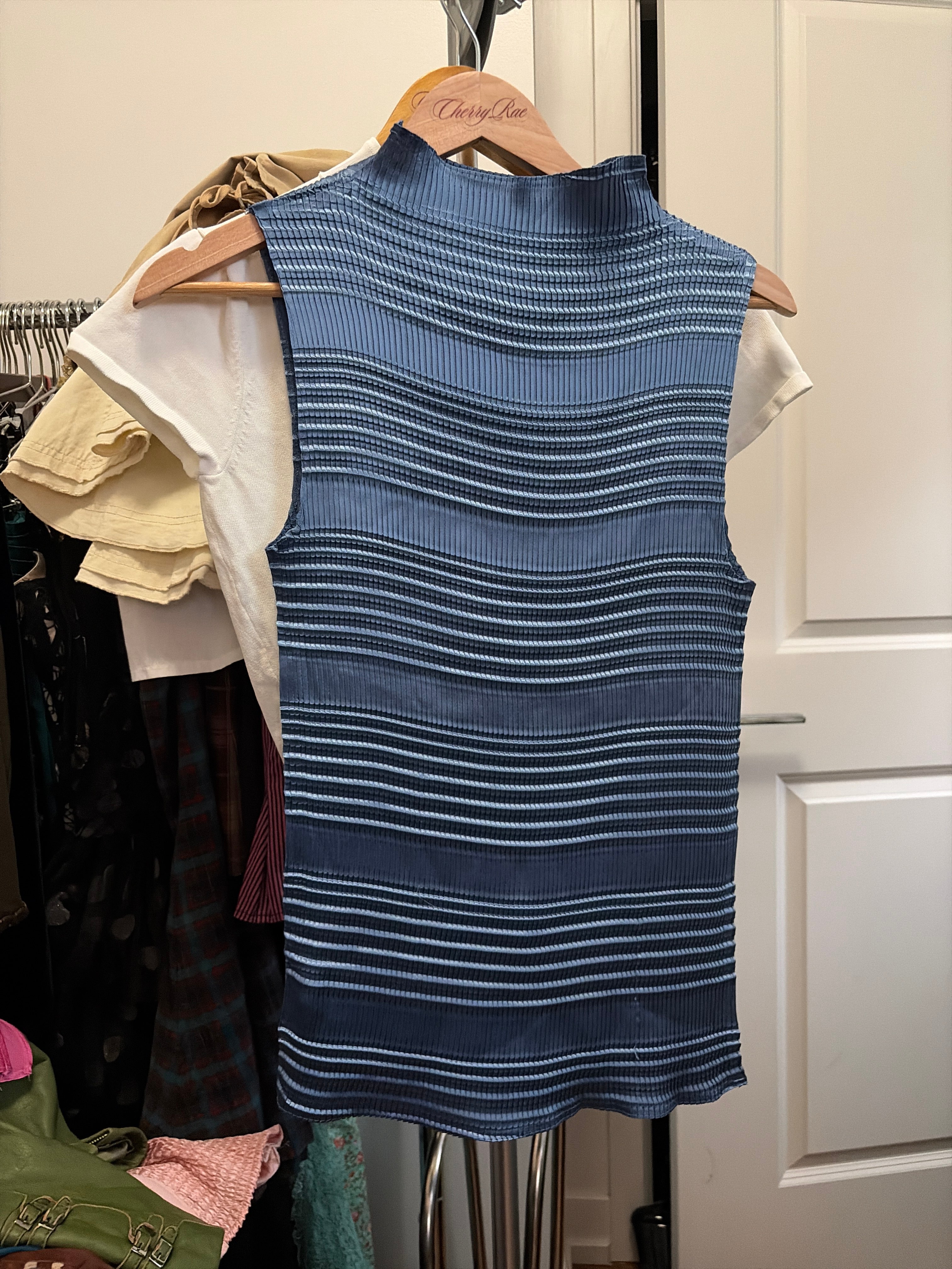 Tops - Sleeveless - Nicola