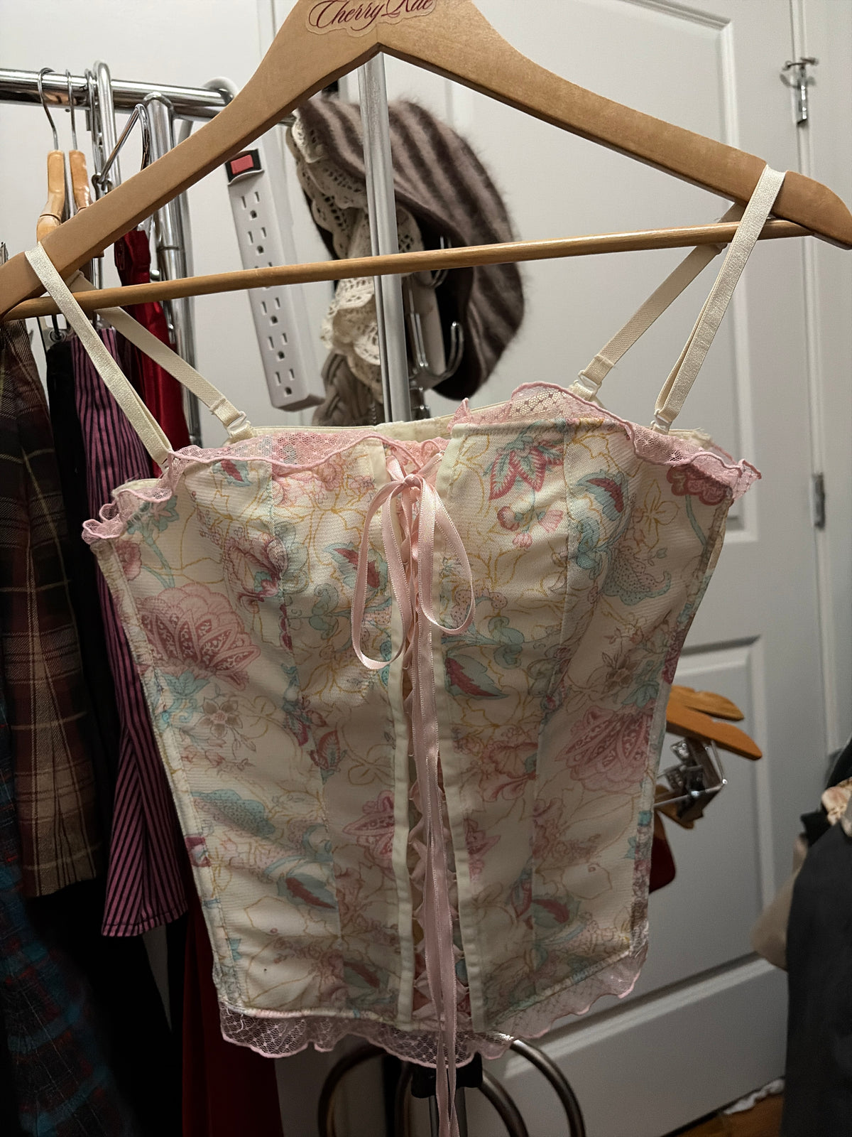 Tops - Sleeveless - Sophie