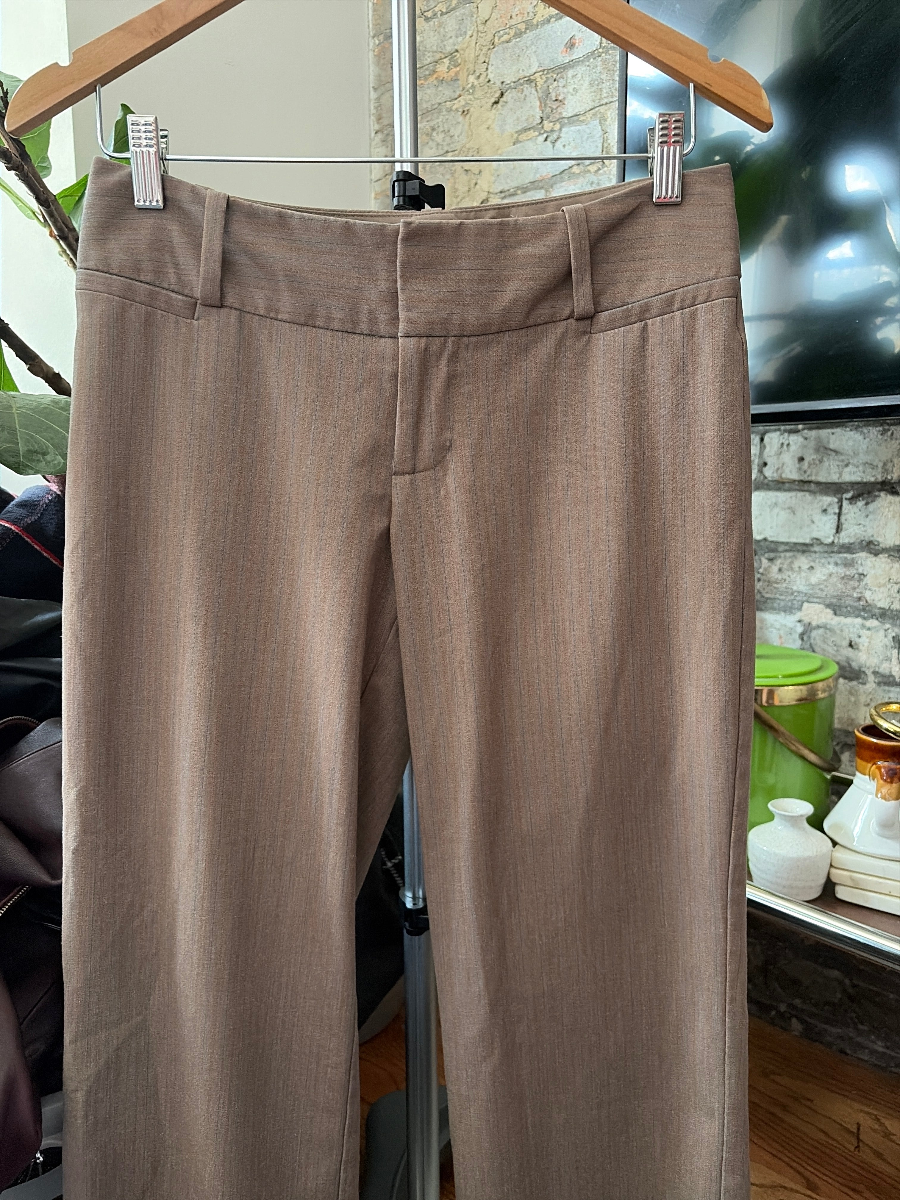 Pants - Capris - Moss